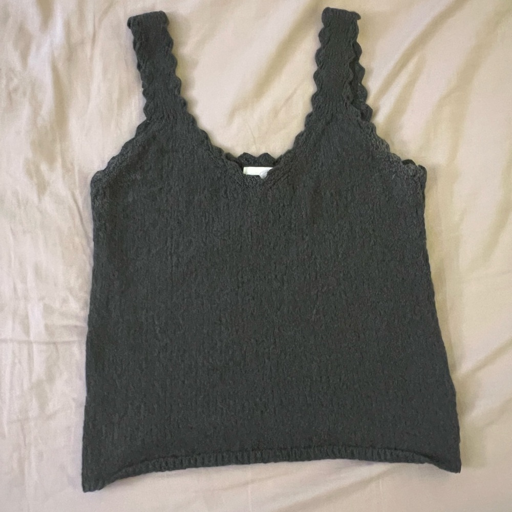 Elegant Green Scalloped Tank Top